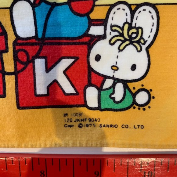 LOT OF 4 VINTAGE 1970S RARE HELLO KITTY HANDKERCHIEFS - Picture 3 of 16